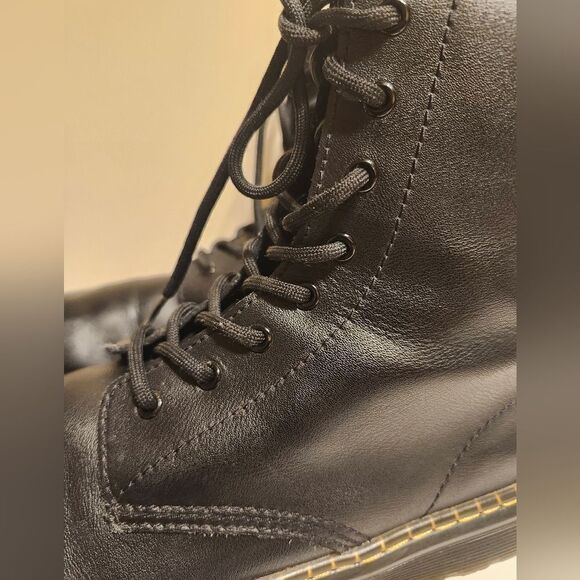 Dr. "Doc" Martens "Zavala" Black Leather Combat Boots Womens sz. 7/38 Ret.$225 - Picture 4 of 11